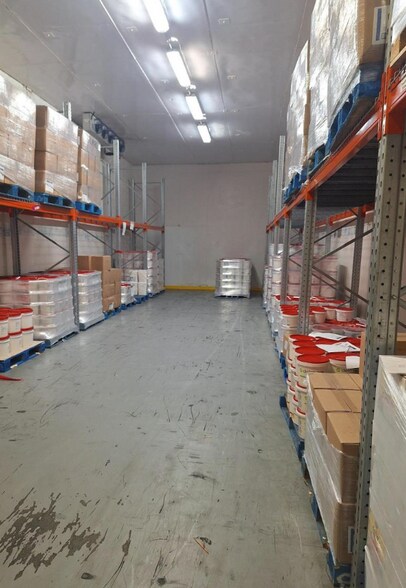 More Photos Of 15 Meteor Dr, Toronto Manufacturing For Sale