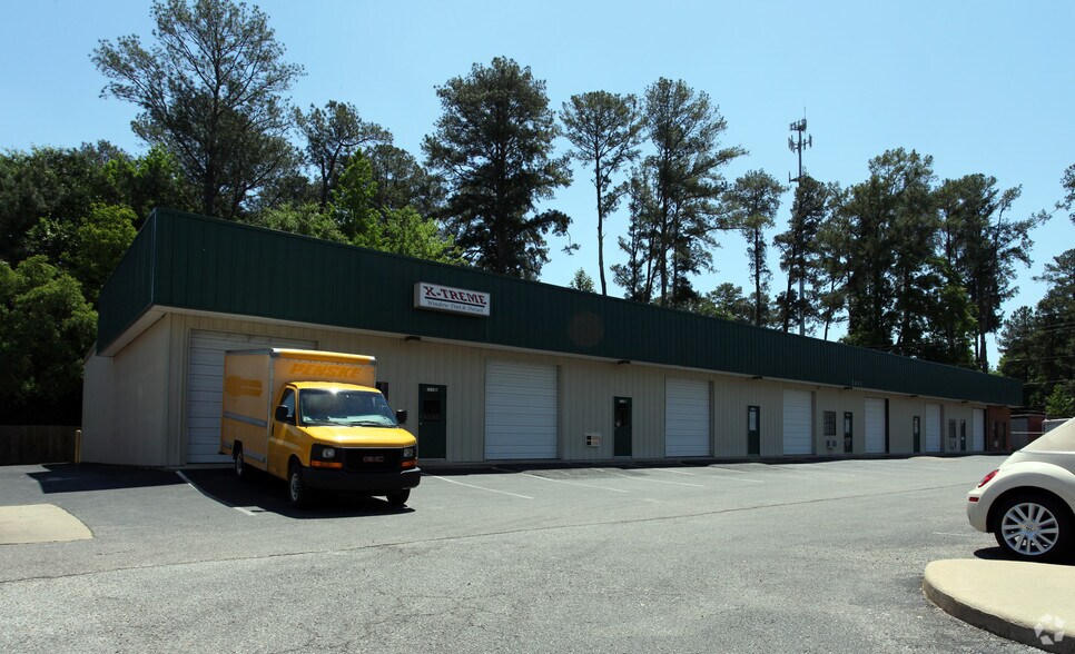 More Photos Of 1115 Perry Hill Rd, Montgomery Flex For Lease