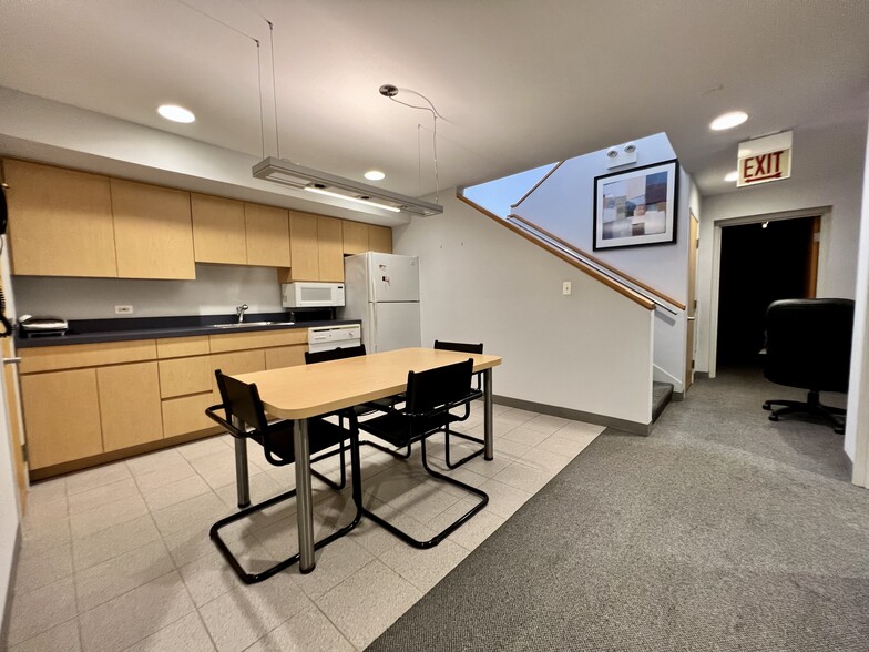 More Photos Of 2600 Gross Point Rd, Evanston Loft Creative Space For Sale