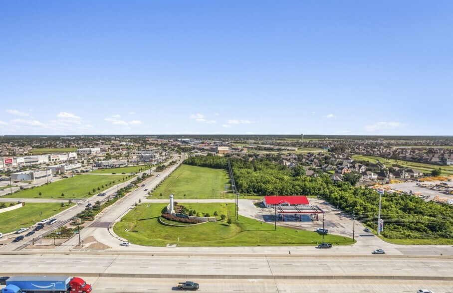 More Photos Of 13625 Interstate 10 E, Baytown Service Station For Sale