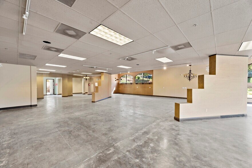 More Photos Of 28811 Canwood St, Agoura Hills Storefront Retail Office For Lease