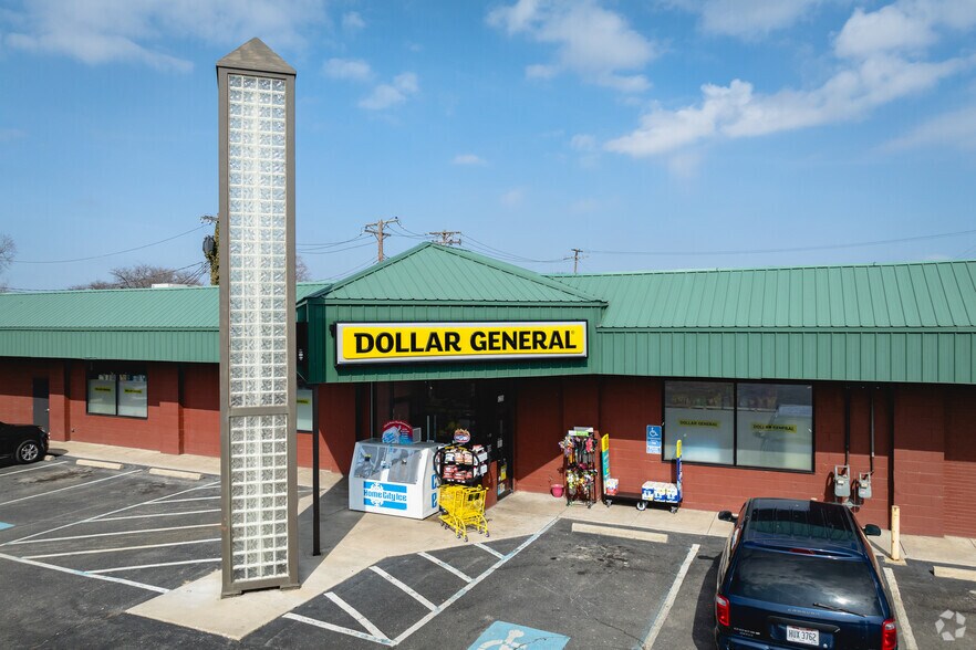 More Photos Of 5235 N Summit St, Toledo Storefront For Lease