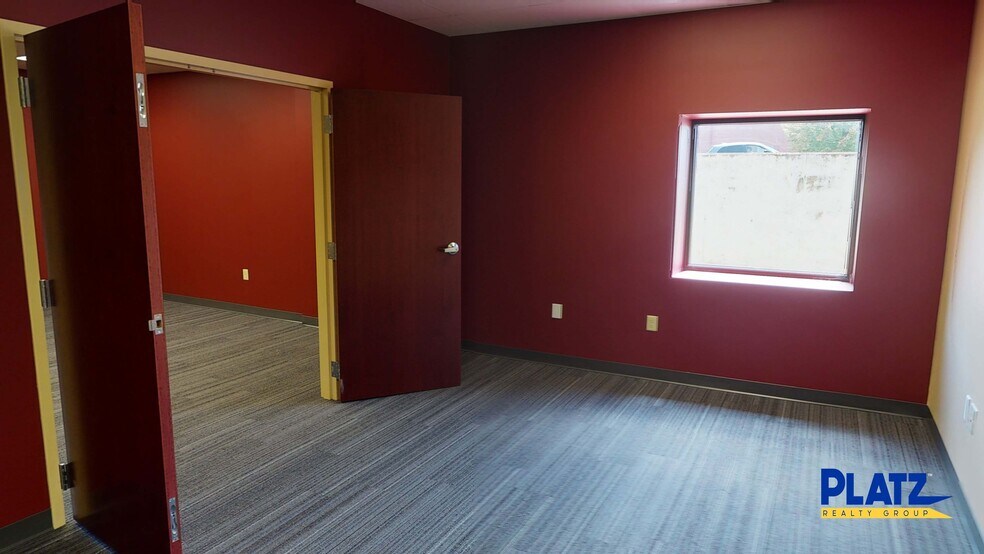More Photos Of 7206 Market St, Boardman Office For Sale