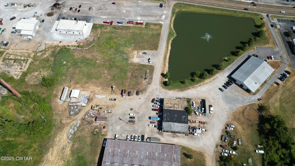 More Photos Of 410 W Reelfoot Ave, Union City Service For Sale