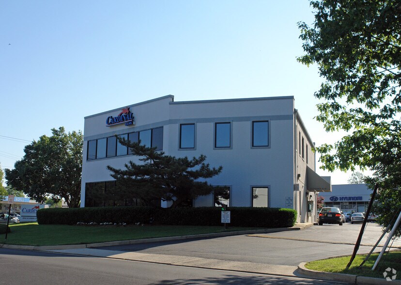 More Photos Of 10641 Lee Hwy, Fairfax Bank For Lease