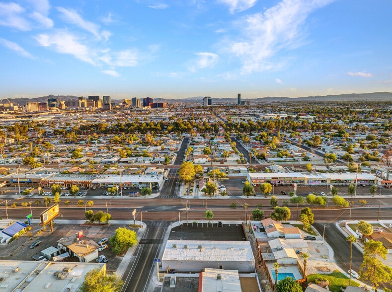 More Photos Of 4000 W Sahara Ave, Las Vegas Freestanding For Lease