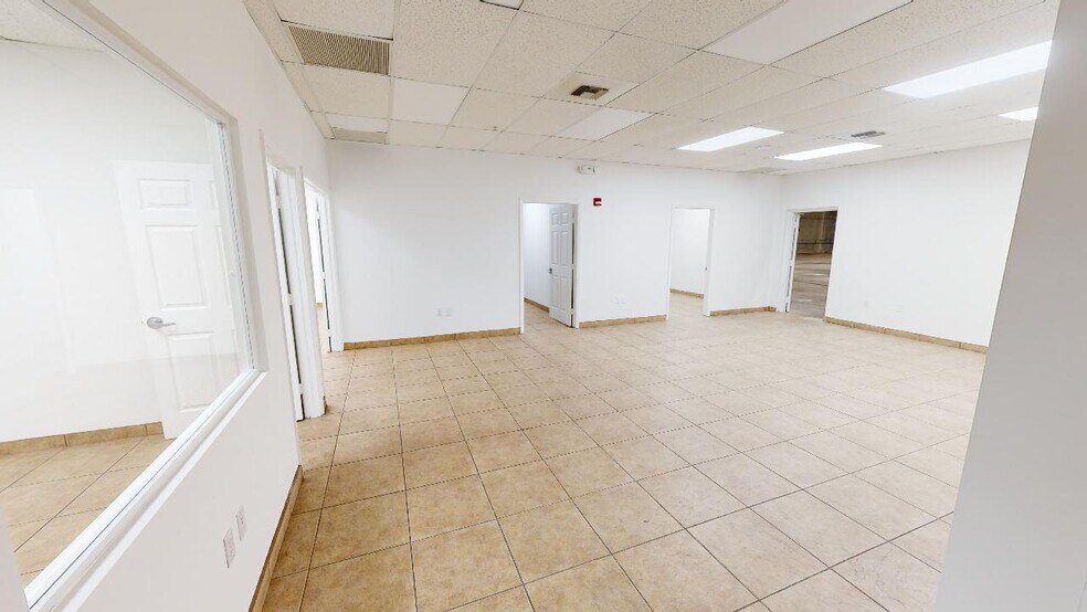More Photos Of 14240 Palmetto Frontage Rd, Miami Lakes Warehouse For Lease