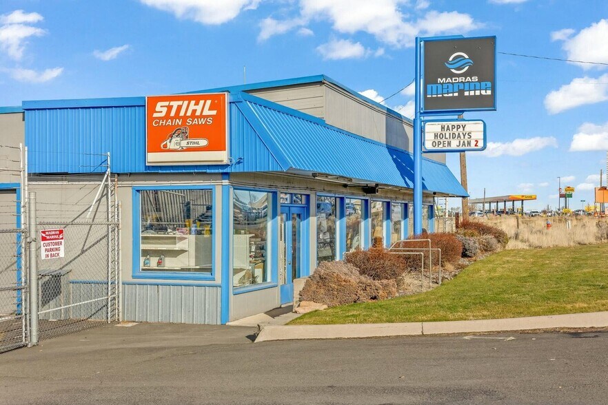 More Photos Of 1810 SW Highway 97, Madras Auto Dealership For Sale