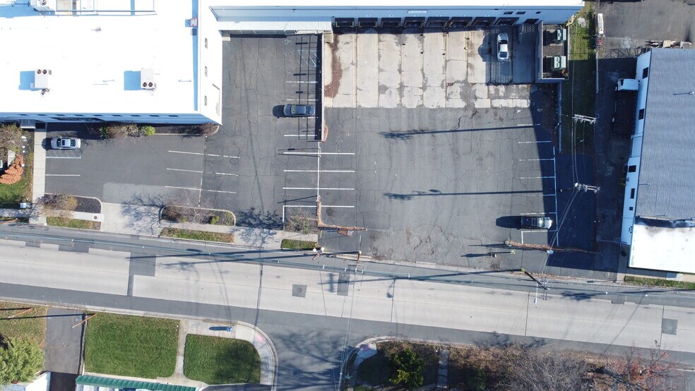 More Photos Of 1501-1525 W Blancke St, Linden Warehouse For Lease