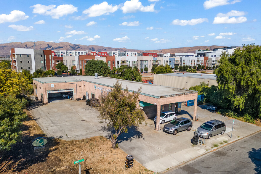 Primary Photo Of 300 Sango Ct, Milpitas Auto Repair For Sale