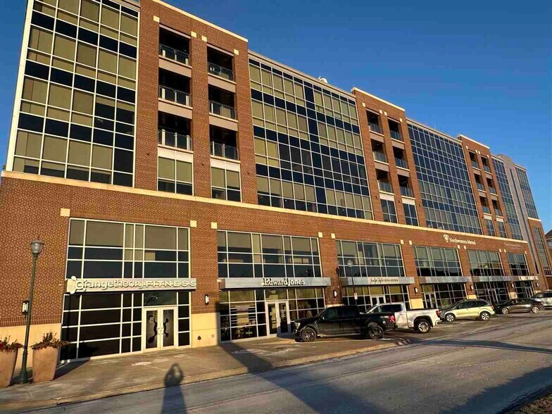 More Photos Of 1301-1303 5th St, Coralville Office For Lease