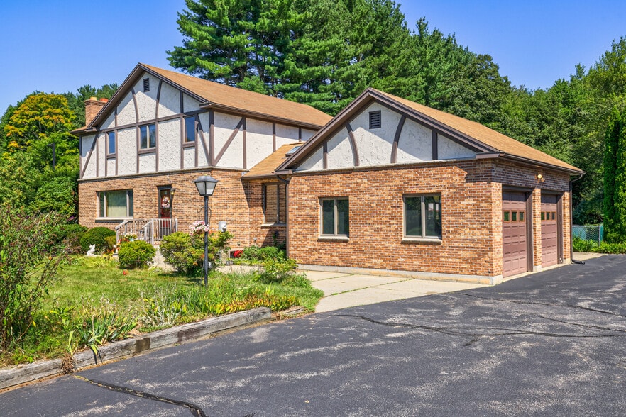 More Photos Of 199 Main St, Shrewsbury Specialty For Sale