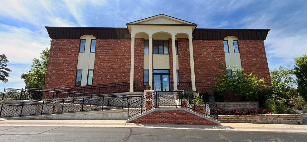 Primary Photo Of 3545 SW 6th St, Topeka Office For Sale