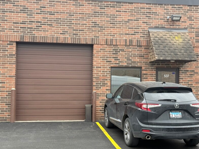 Primary Photo Of 537 N Wolf Rd, Wheeling Warehouse For Lease