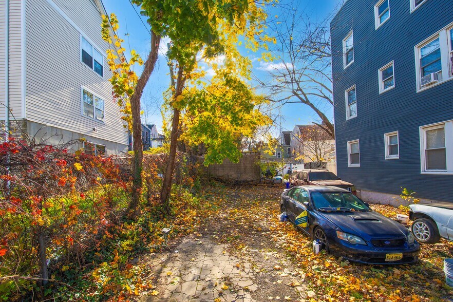 More Photos Of 858-860 S 18th St, Newark Apartments For Sale