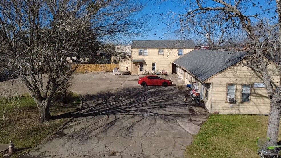 More Photos Of 1026 Miles St, Rosenberg Apartments For Sale