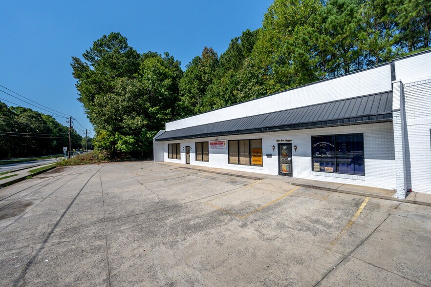 More Photos Of 565-595 Garden Walk Blvd, Atlanta Freestanding For Lease