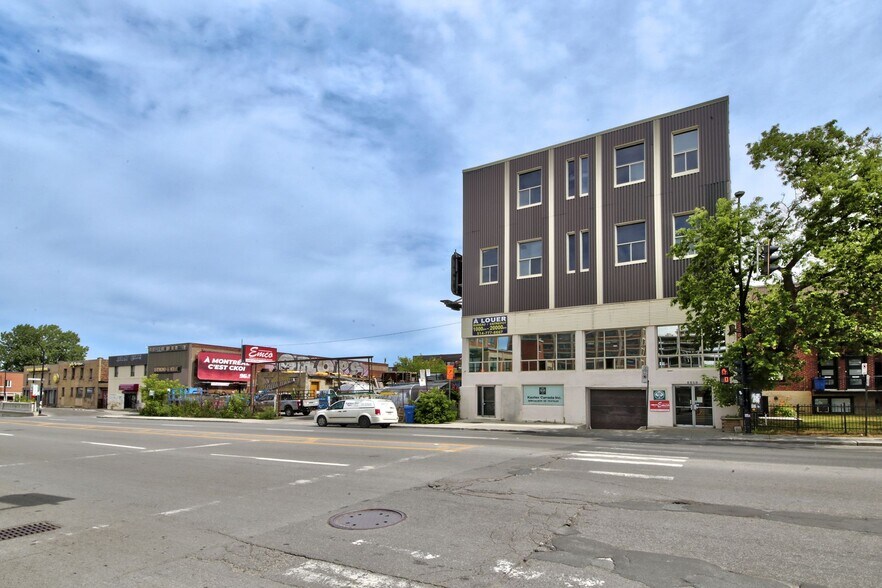 More Photos Of 6659 Av Du Parc, Montréal Industrial For Sale