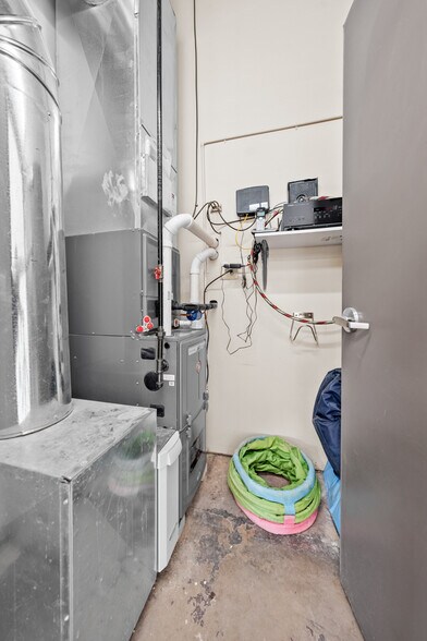 More Photos Of 1129 W Fond Du Lac St, Ripon Storefront For Sale