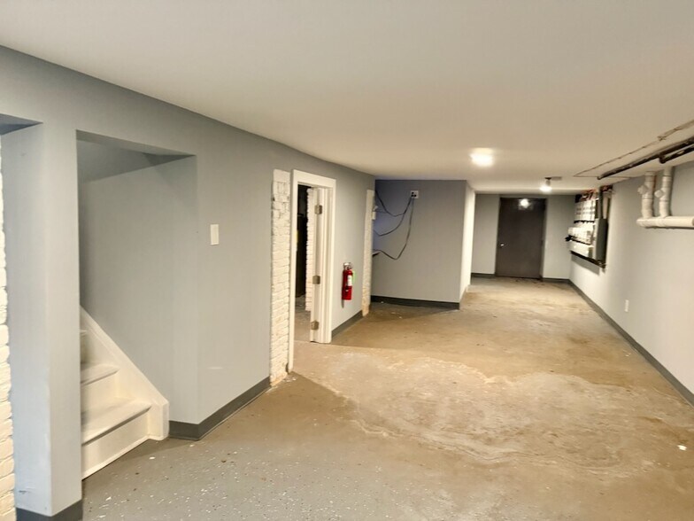 More Photos Of 101 N 3rd St, East Newark Apartments For Lease