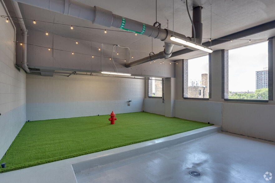 More Photos Of 730 N Milwaukee Ave, Chicago Apartments For Lease
