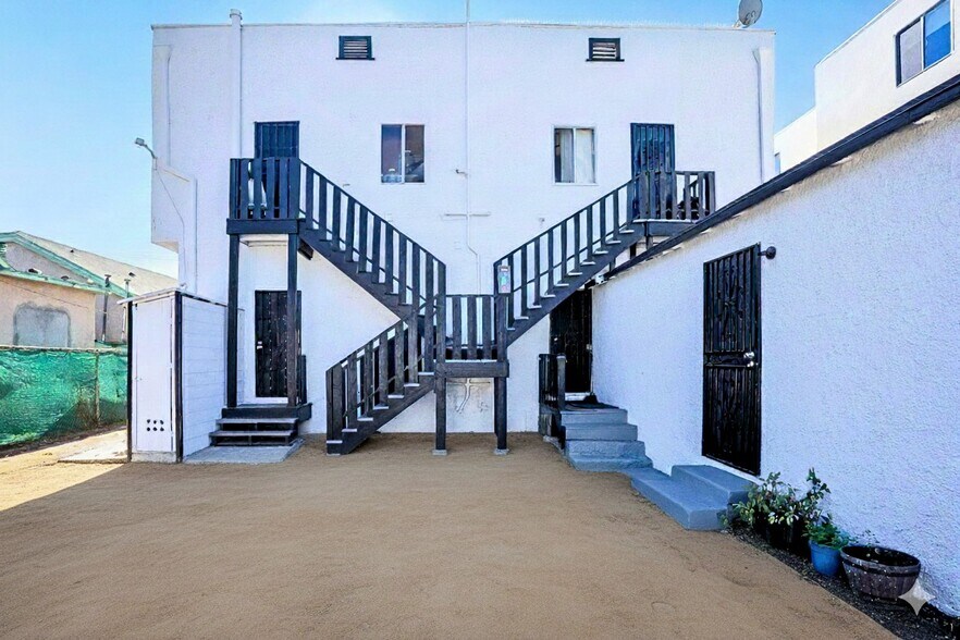 More Photos Of 1416 W 36th St, Los Angeles Apartments For Sale