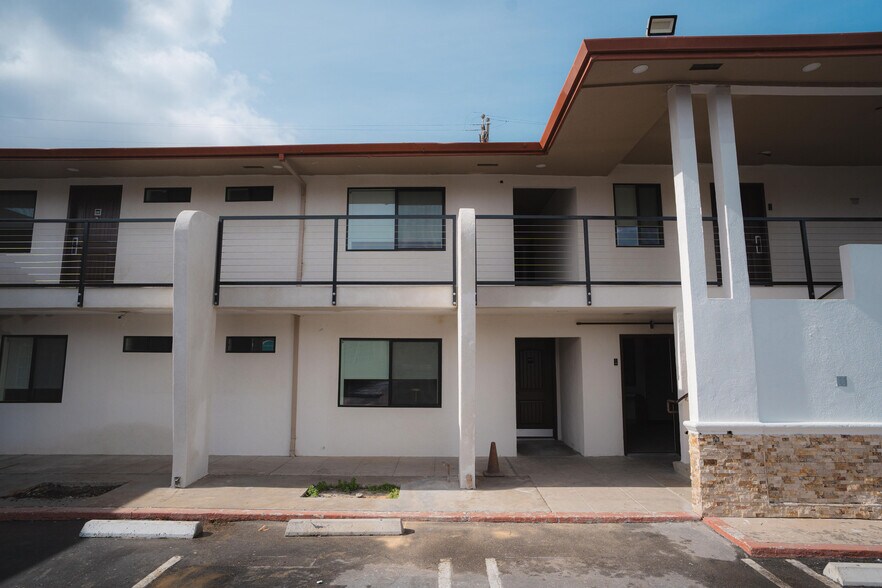 More Photos Of 1107 N Broadway, Santa Maria Hotel For Sale