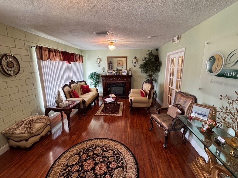More Photos Of 6521 Main St, New Port Richey Office For Sale