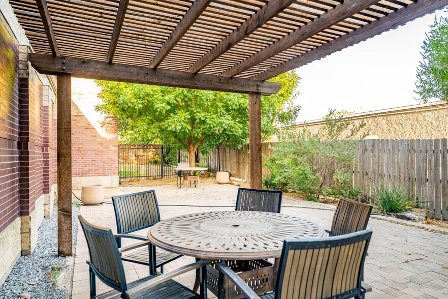 More Photos Of 1444 N Central Expy, McKinney Office For Sale