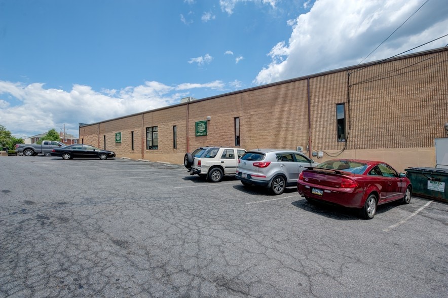 More Photos Of 1908 W Allen St, Allentown Office For Lease