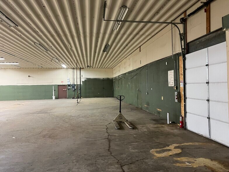 More Photos Of 5505 S Pennsylvania Ave, Lansing Warehouse For Sale