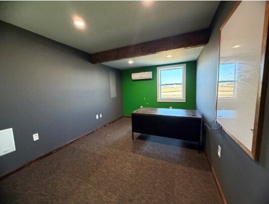 More Photos Of 18062 Round Barn Way, Kirksville Flex For Sale