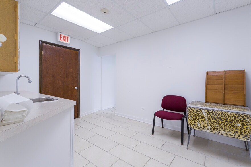 More Photos Of 1835 N 19th Ave, Melrose Park Medical For Lease