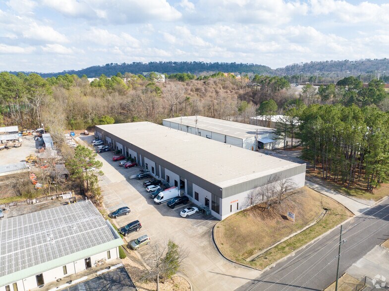 More Photos Of 131 W Oxmoor Rd, Birmingham Light Distribution For Lease