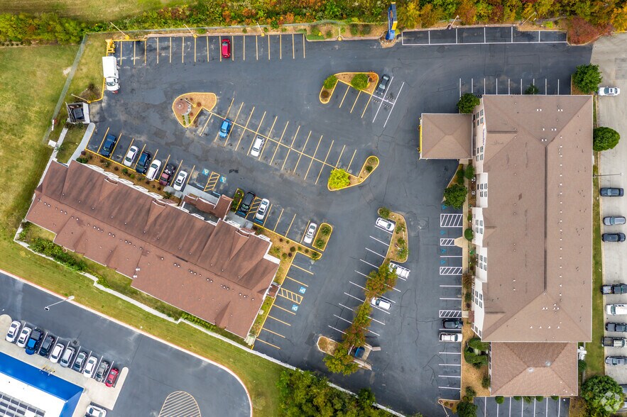 More Photos Of 2427 N Germantown Pky, Cordova Hotel For Sale