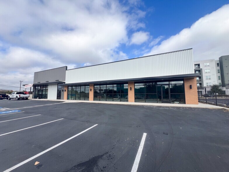 Primary Photo Of 15622 Chase Hill Blvd, San Antonio Freestanding For Lease