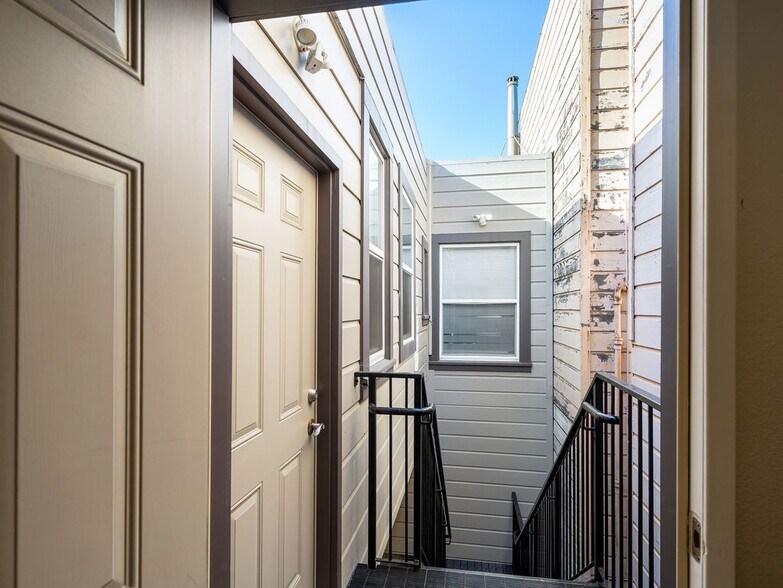 More Photos Of 1964-1966 Union St, San Francisco Apartments For Sale