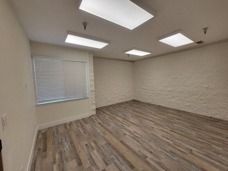 More Photos Of 845 Olive Ave, Novato Light Distribution For Lease