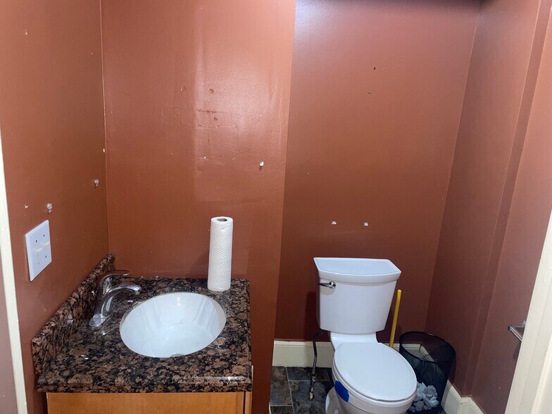 More Photos Of 6277 Memorial Dr, Stone Mountain Medical For Sale