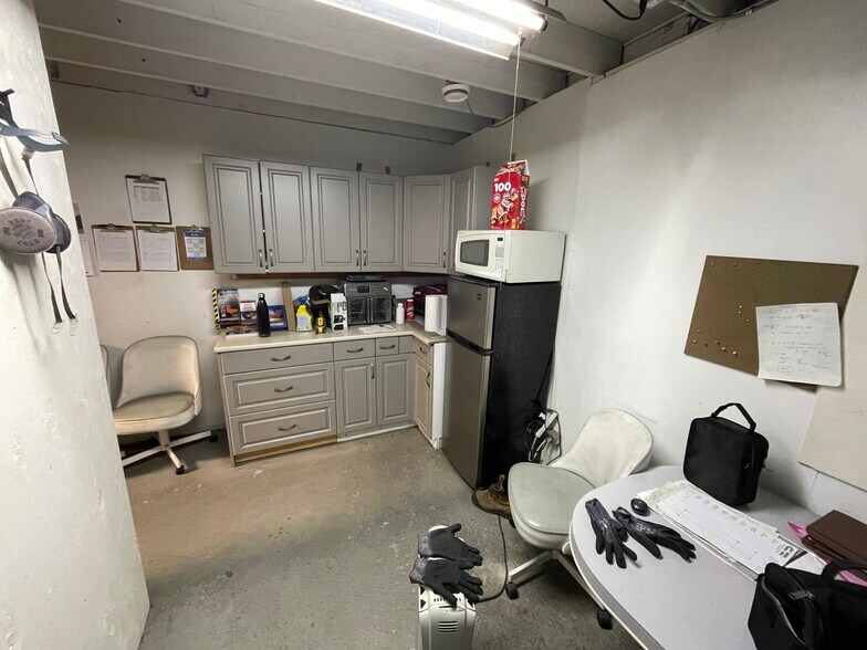 More Photos Of 33733 King Rd, Abbotsford Industrial For Sale