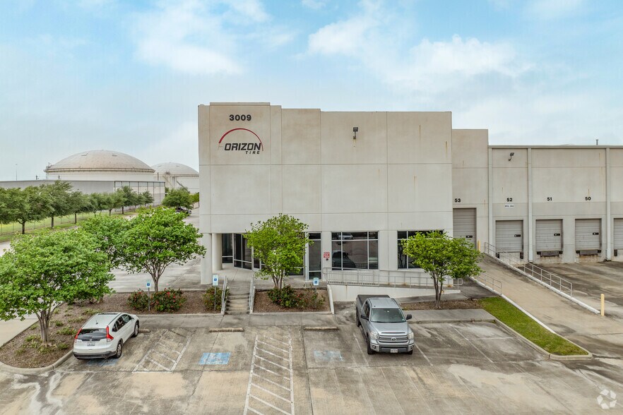 More Photos Of 3009 Pasadena Fwy, Pasadena Warehouse For Lease