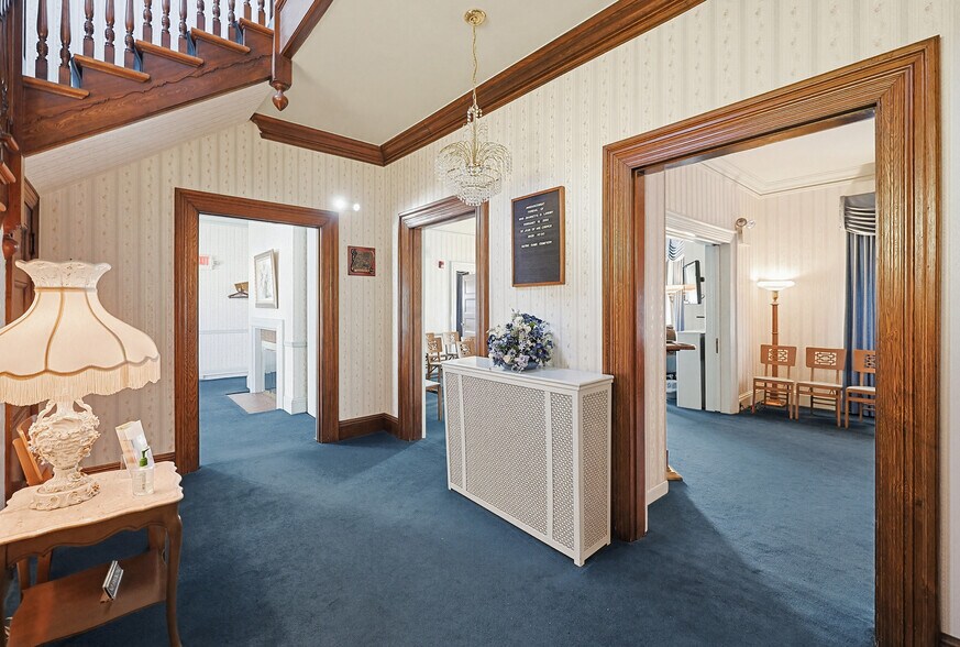 More Photos Of 1501 Lonsdale Ave, Lincoln General Retail For Sale