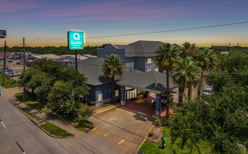 More Photos Of 17550 Northwest Fwy, Houston Hotel For Sale