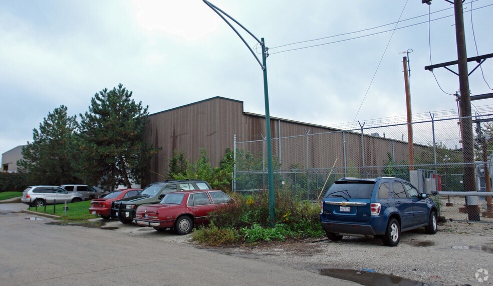 More Photos Of 5958 S Oak Park Ave, Chicago Manufacturing For Sale