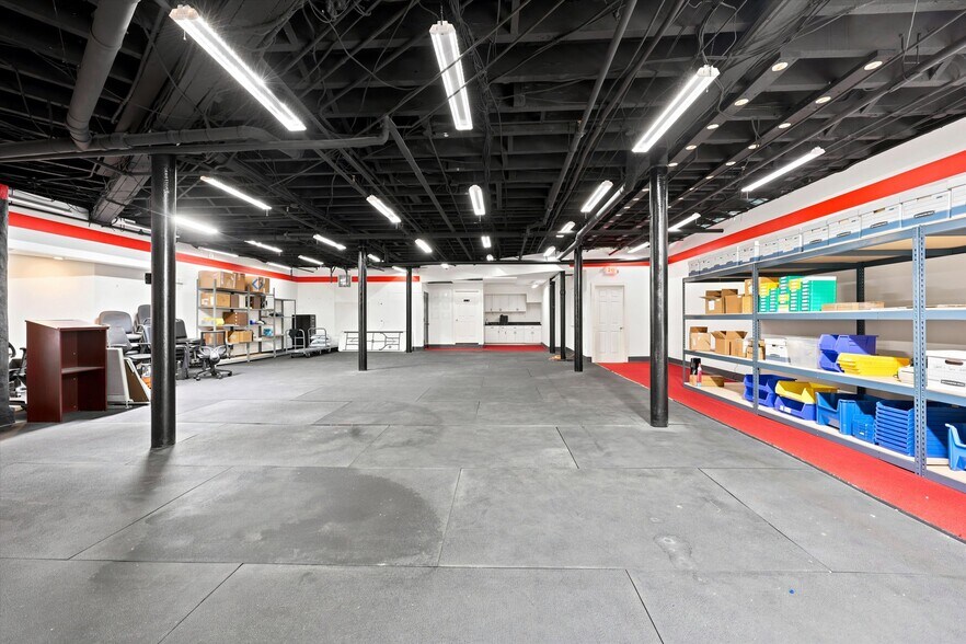 More Photos Of 806 Beaver St, Bristol Office For Sale