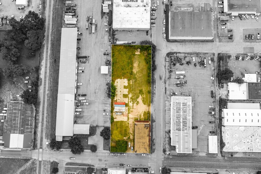 More Photos Of 301 S 13th St, Waco Freestanding For Sale