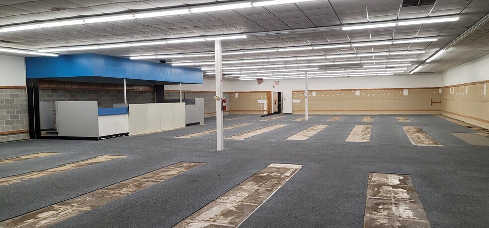 More Photos Of 101 US Highway 41 Alt S Hwy, Providence Storefront For Lease