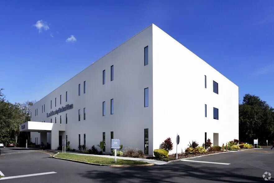 More Photos Of 6101 Webb Rd, Tampa Medical For Sale