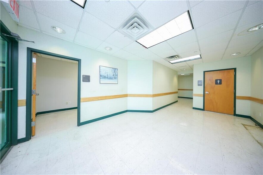 More Photos Of 8710 5th Ave, Brooklyn Medical For Lease
