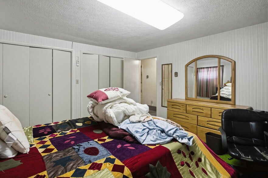 More Photos Of 501 S Breezewood Rd, Breezewood Specialty For Sale